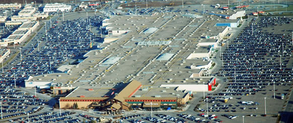 Aerial shot of Vaughan Mills Outlet Mall in Vaughan, Ontario